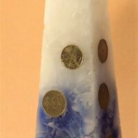 Geldkerze mit Geldeinlage Obelisk 25cm / elfenbein-blau