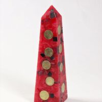Geldkerze mit Geldeinlage Obelisk 25cm / rot-schwarz-gescheckt