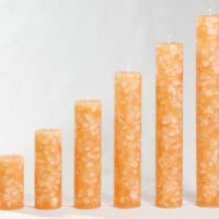 Stumpenkerze rund 5cm / Terrazzo-apricot