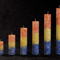 Stumpenkerze rund 5cm / Terrazzo orange-gelb-blau