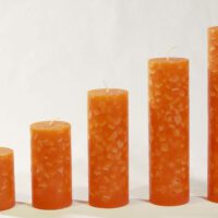 Stumpenkerze rund 7cm / Terrazzo-orange