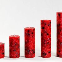 Stumpenkerze rund 7cm / Terrazzo rot-schwarz-gescheckt