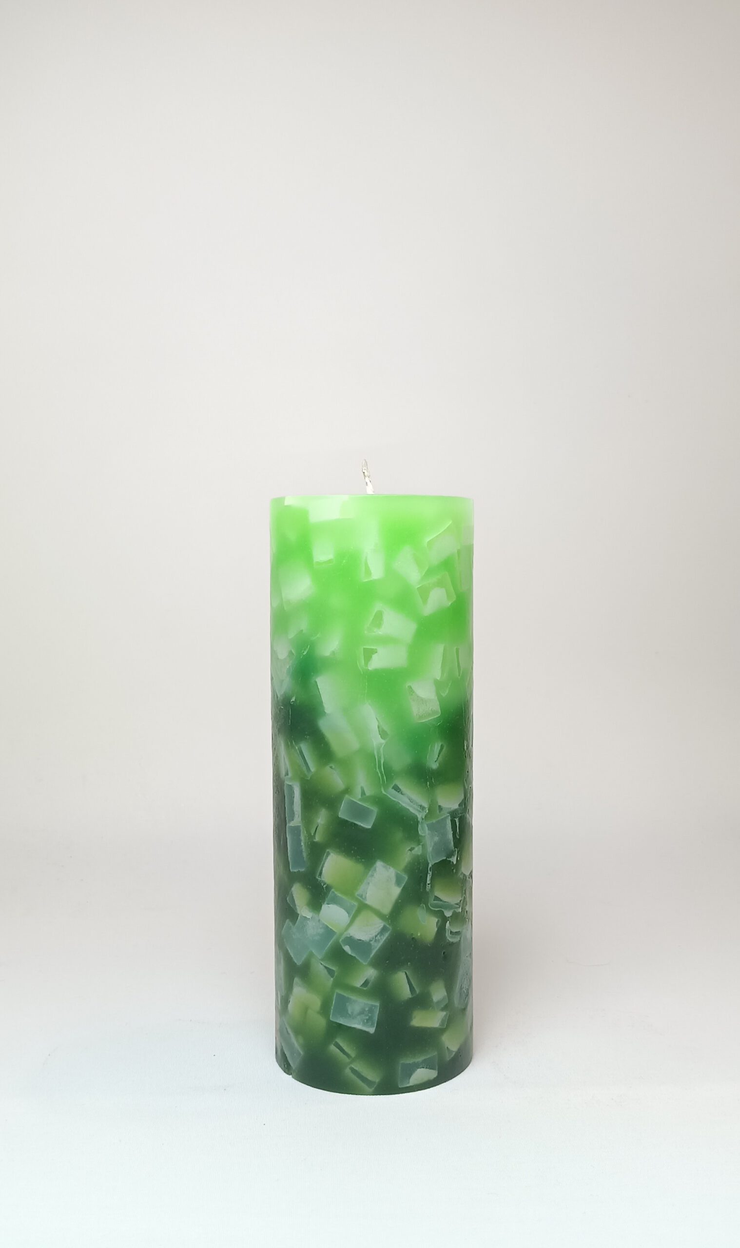 Stumpenkerze rund 7cm / Farbverlauf hellgrün-dunkelgrün